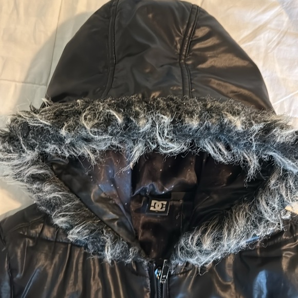DC Puffer Jacket -M - Picture 5 of 5